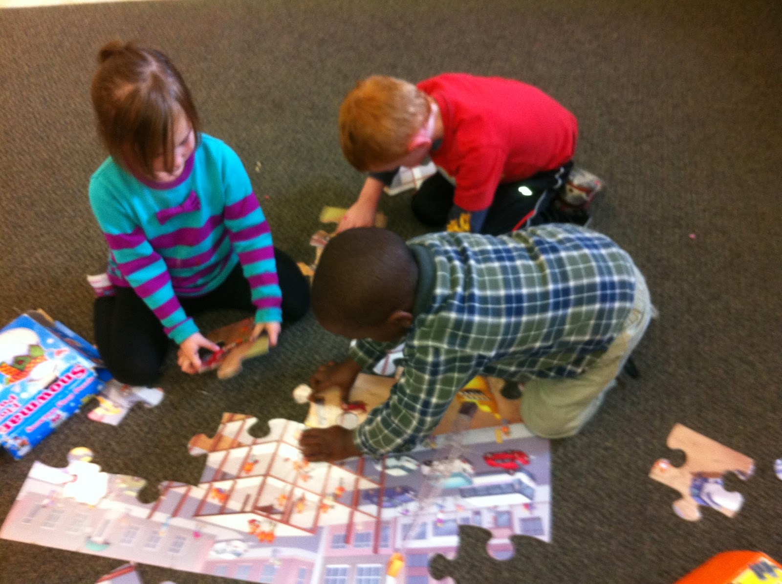 PLAY. EXPLORE. LEARN Strategies and Benefits for playing with Puzzles