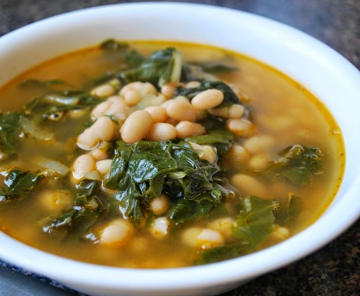 Cantinho Vegetariano: Sopa de Feijão Branco com Couve (vegana)