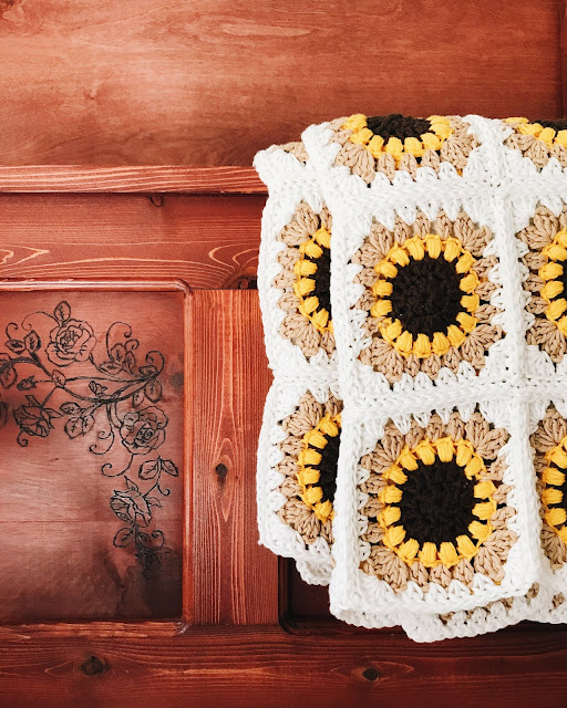 Brenna Ann Handmade FREE Crochet Pattern The Sunflower Blanket by