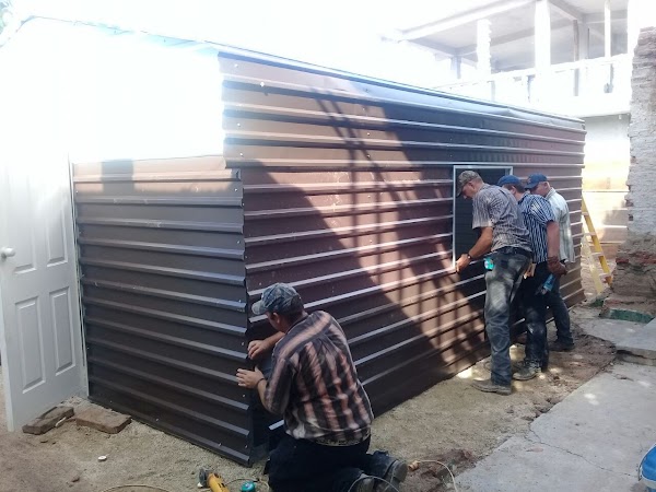 Menonitas instalan viviendas de aluminio en 45 minutos en Ixtaltepec, Oaxaca