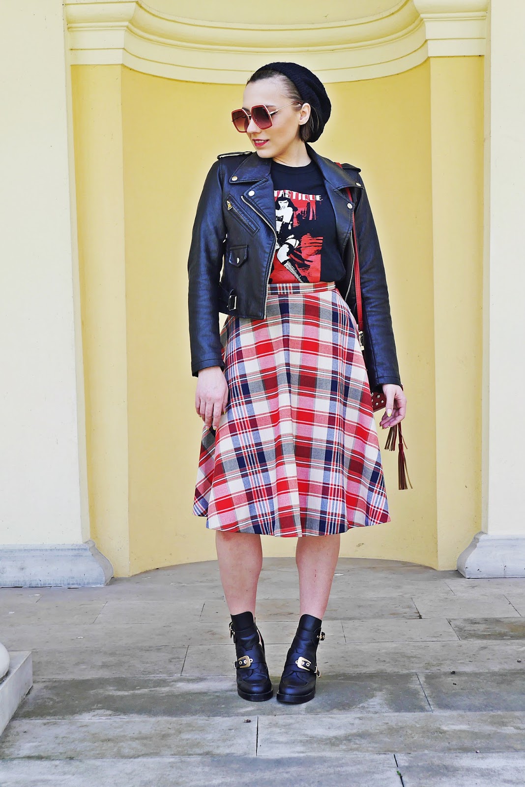4_biker_jacket_plaid_skirt_balenciaga_cut_out_shoes_karyn_blog_modowy_120418 biker jacket plaid skirt balenciaga cut out shoes karyn blog modowy