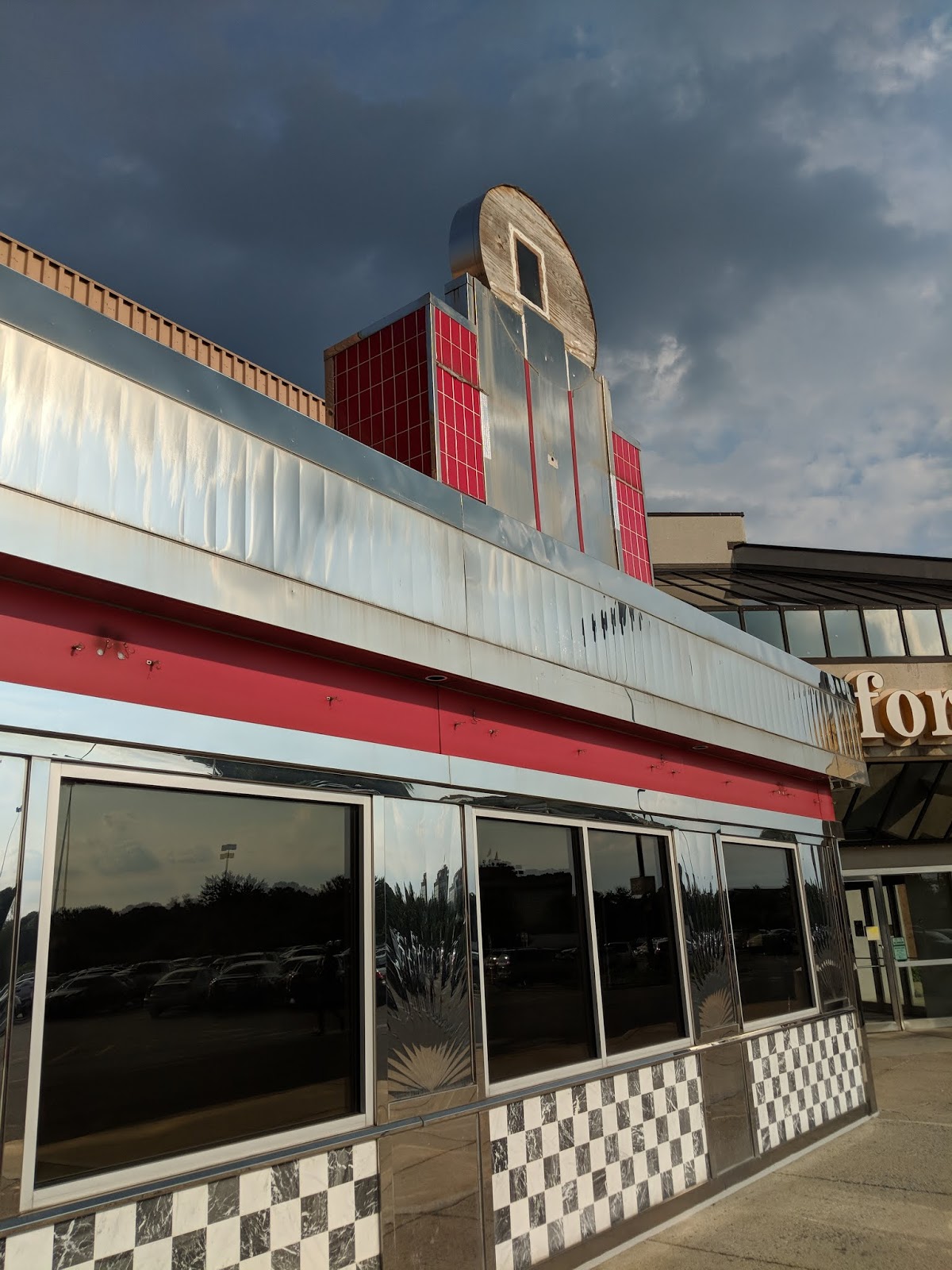 Sam Eig Lakeforest Mall Silver Diner Contents To Be Auctioned Off Today Photos