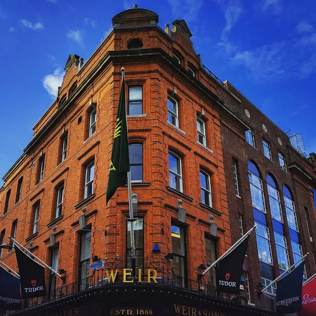 Dublin Day Out: Brick building on Grafton Street