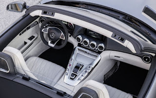 2016 Mercedes-AMG GT Roadster 4 2016 Mercedes-AMG GT Roadster Cabin Interior Picture
