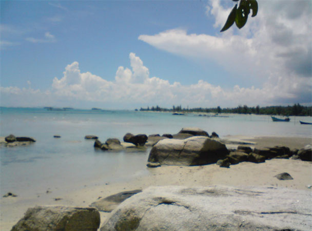 Gerubokgaleri (Pantai Bangka Belitung): Pantai Punai