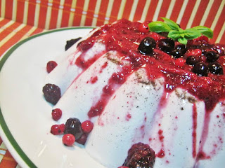 Panna cotta cu fructe de padure