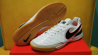 Nike Tiempo Mistik V Stabilo Nike Tiempo Mistik V Stabilo