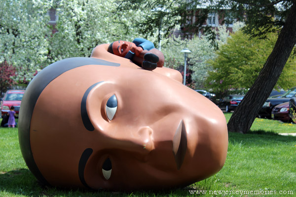 Tom Nussbaum "Listen" 2008 Tom Nussbaum "Listen" 2008 sculpture