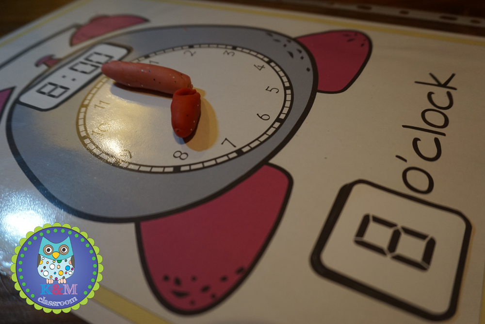 Telling Time by the Hour, HalfHour, Quarter Hour CCSS 1.MD.B.3 and a