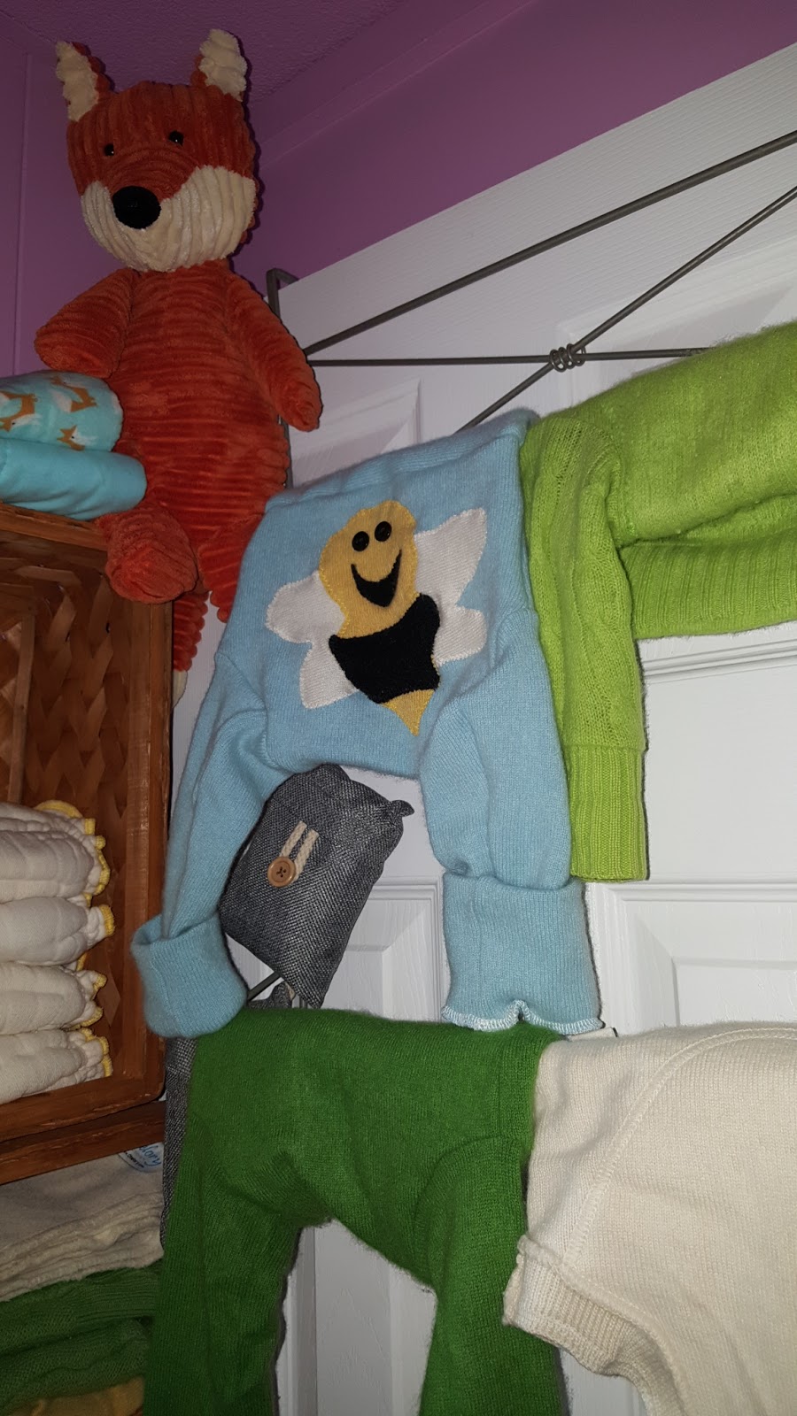 Tiny Drops of Honey...This Mommy's Sweet Life Eco Friendly Basic