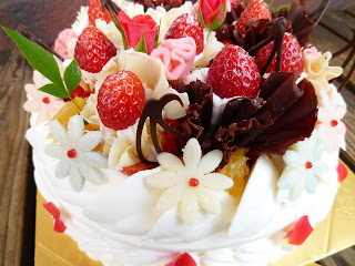 神奈川県小田原市中里のケーキ屋フロマージュのブログ 母の日の豪華なデコレーションケーキ