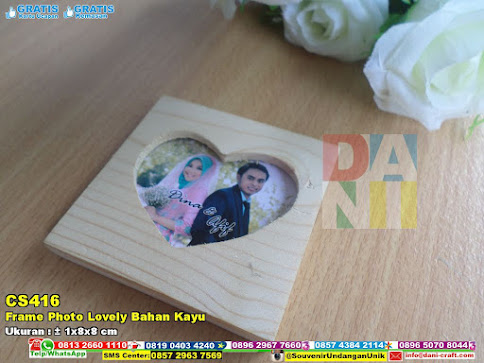 Frame Photo Lovely Bahan Kayu