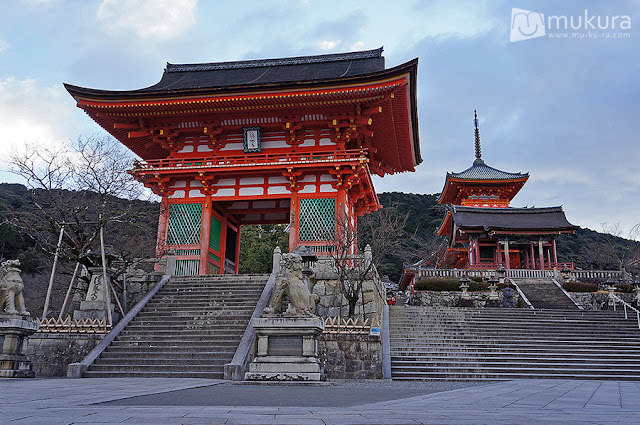 วัดคิโยมิสุ Kiyomizu Temple (วัดน้ำใส)