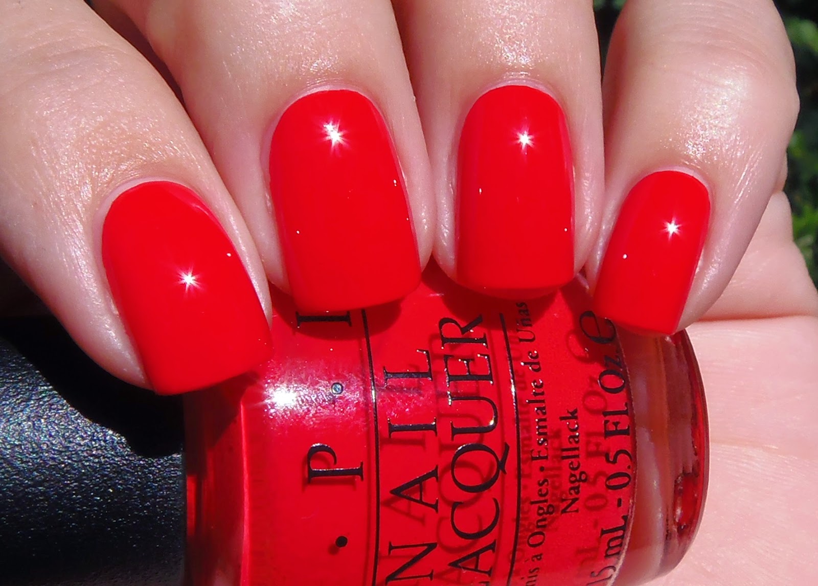 Sparkly vernis opi coca cola red is a bright red creme