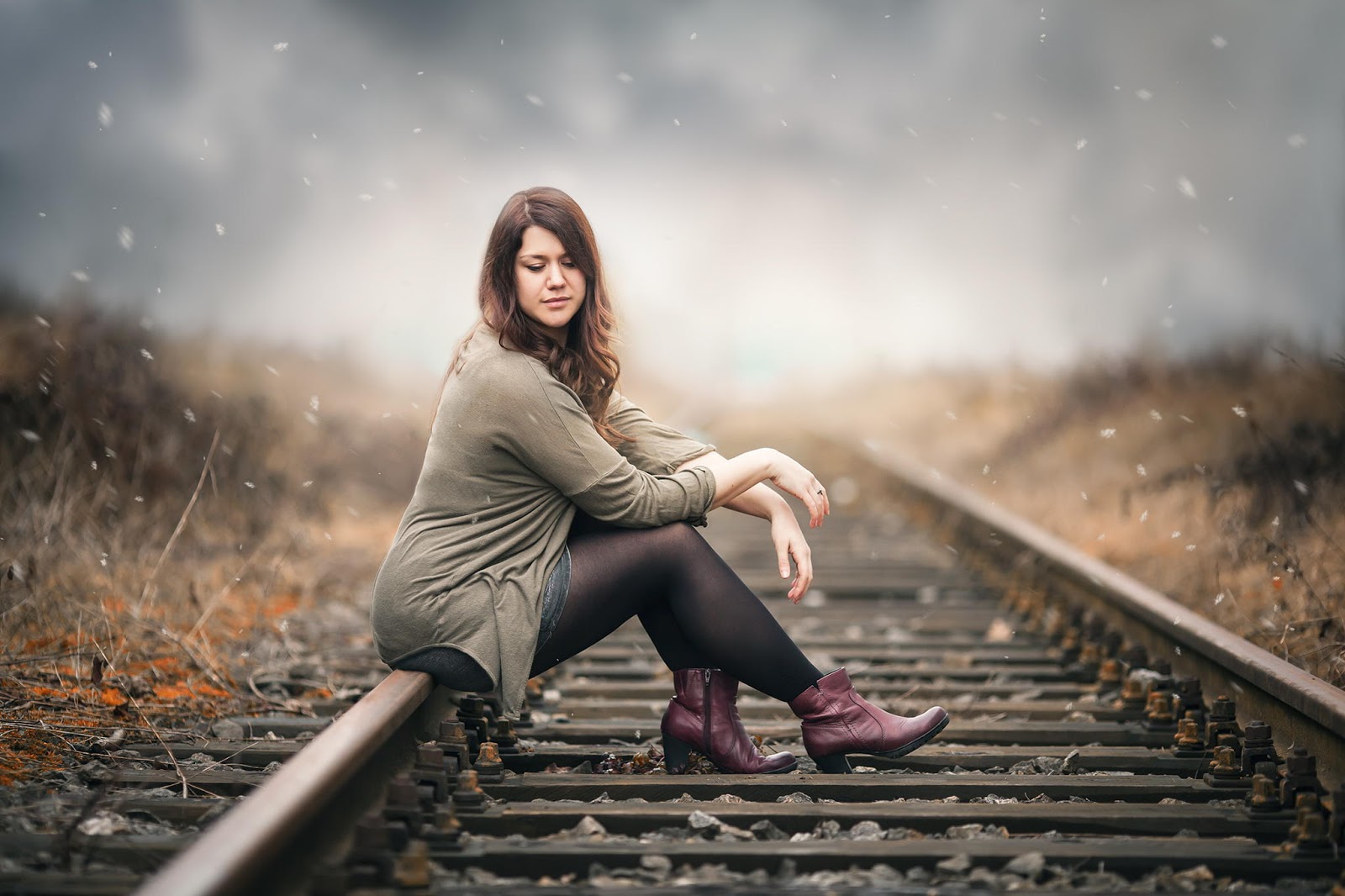 Railway Photoshoot Series 50 Awesome Photos to Inspire You