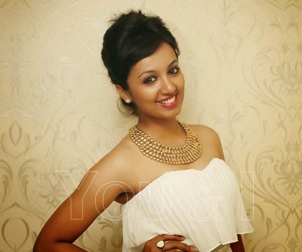Telugu Actress Tejaswi Madivada Spicy Stills Mallu Actress Photo Mallu Aunty Photo Album