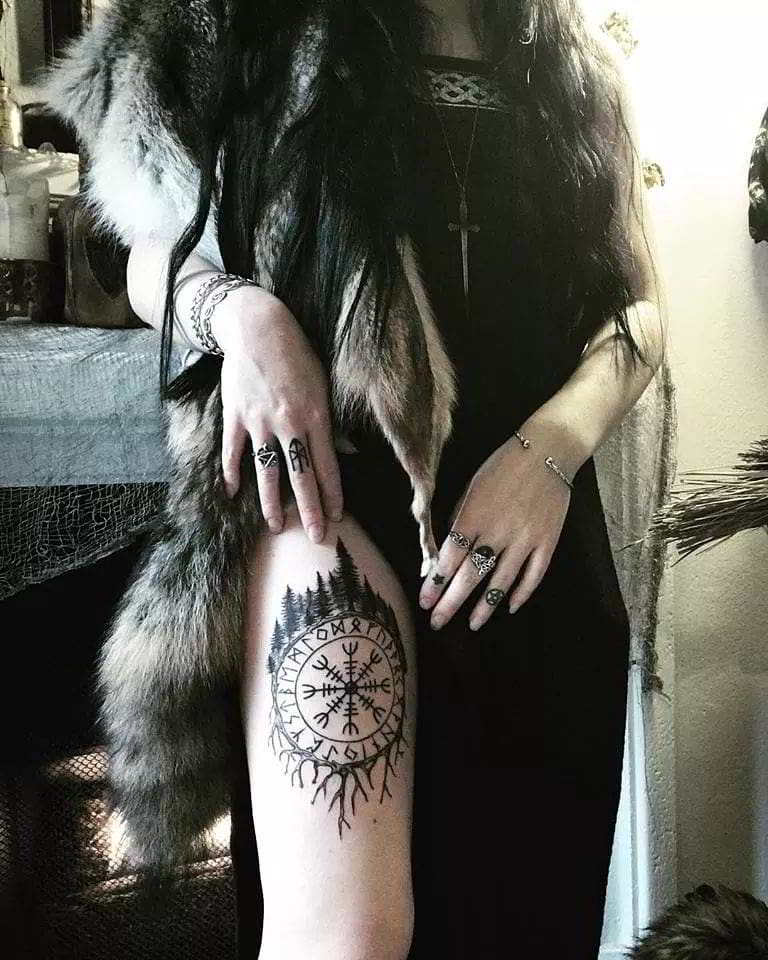 tatuaje de vegvisir vikingo