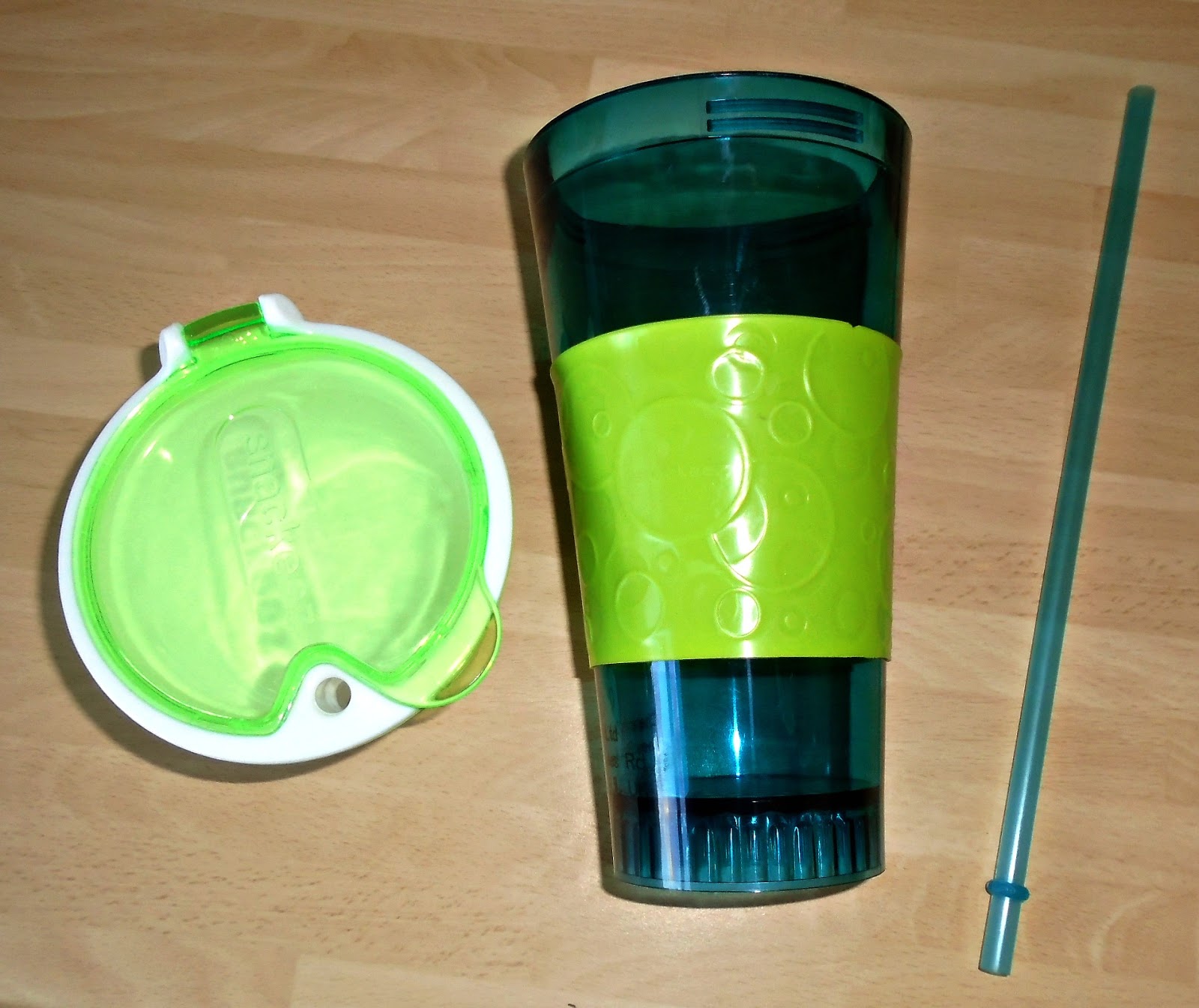 Tantrums To Smiles: Snackeez Cup **REVIEW**