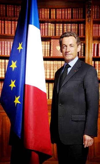 Nicolas Sarkozy Foto de Nicolas Sarkozy rodeado de libros