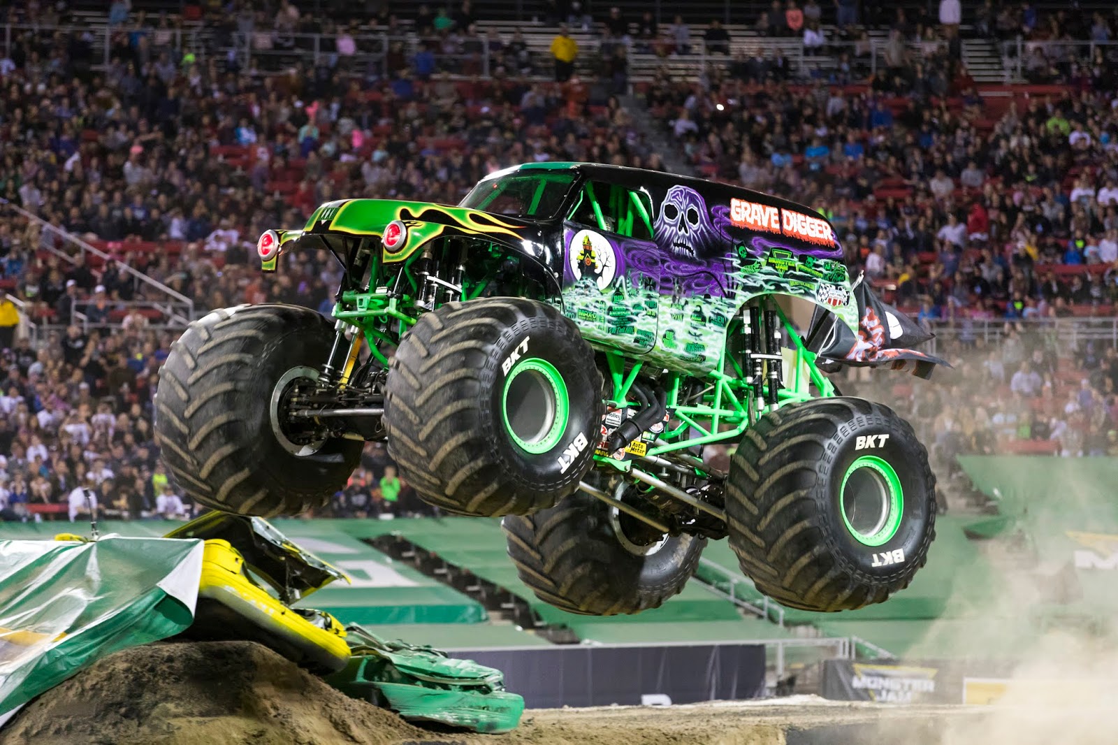 bravo sports grave digger