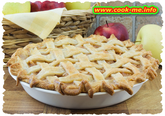 Apple pie in baskets Apple pie in baskets