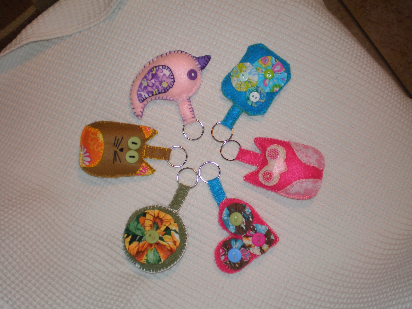CRAFT BEE FELT KEYCHAINS