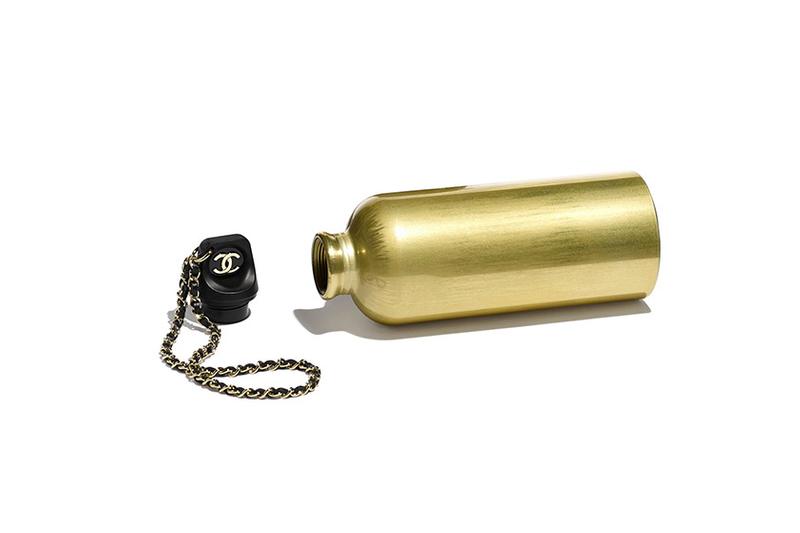 이미지에 대체텍스트 속성이 없습니다; 파일명은 https___hypebeast.com_wp-content_blogs.dir_6_files_2019_11_chanel-flask-logo-bottle-bag-gold-1.jpg 입니다.