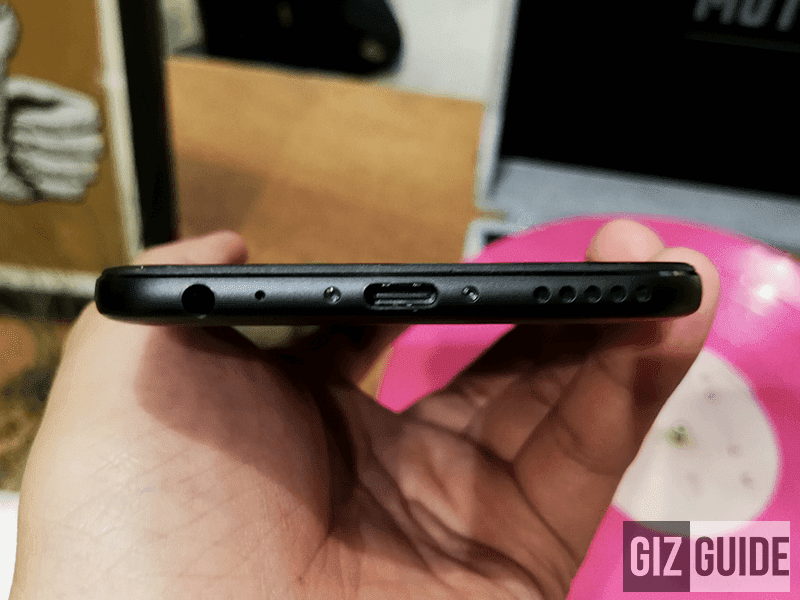 Headphone jack, mic, USB Type C and speaker below Headphone jack, mic, USB Type C and speaker below