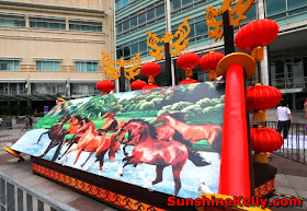 Longest Chinese Horse Painting, Suria KLCC, malaysia book of records, malaysia, cny2014, year of horse, australian artist, yao di xiong, horse painting, james phua, free style painting