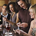 Εκπληκτική έρευνα: Διαβάστε πως τα smartphone καταστρέφουν τον τζίρο των εστιατορίων-Οι πελάτες αντί να παραγγείλουν και να φάνε φωτογραφίζονται μεταξύ τους και καθυστερούν τους σερβιτόρους!