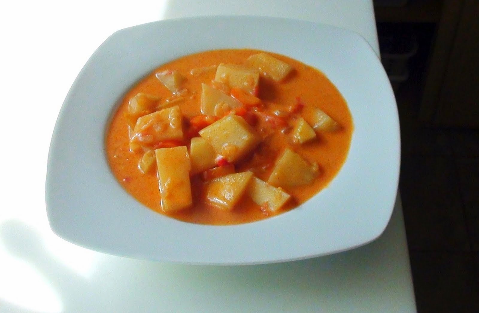 zsuzsa is in the kitchen PAPRIKA KOHLARABI KARALÁBÉ PAPRIKÁS