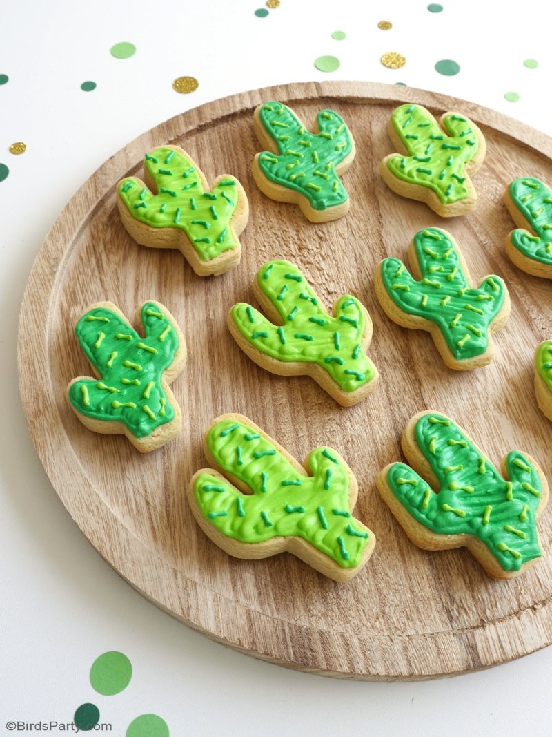 Recette Cookies Sablés au Format de Cactus - recette facile pour une fête estivale ou une goûter d'anniversaire de lama! by BirdsParty.com @birdsparty #cactus #sablescactus #cookies #cokiescactus #recette