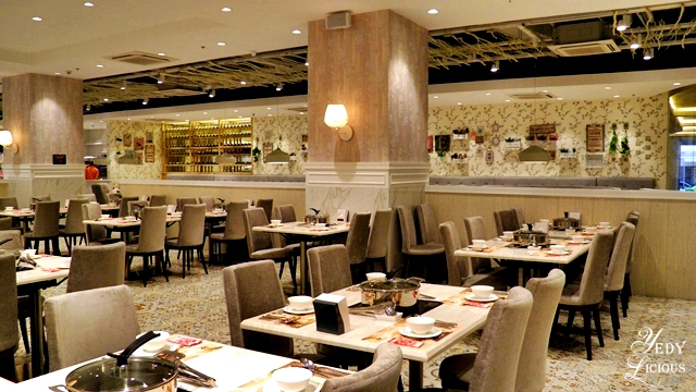 Easy on the eye hue of ambiance at Four Seasons Cubao