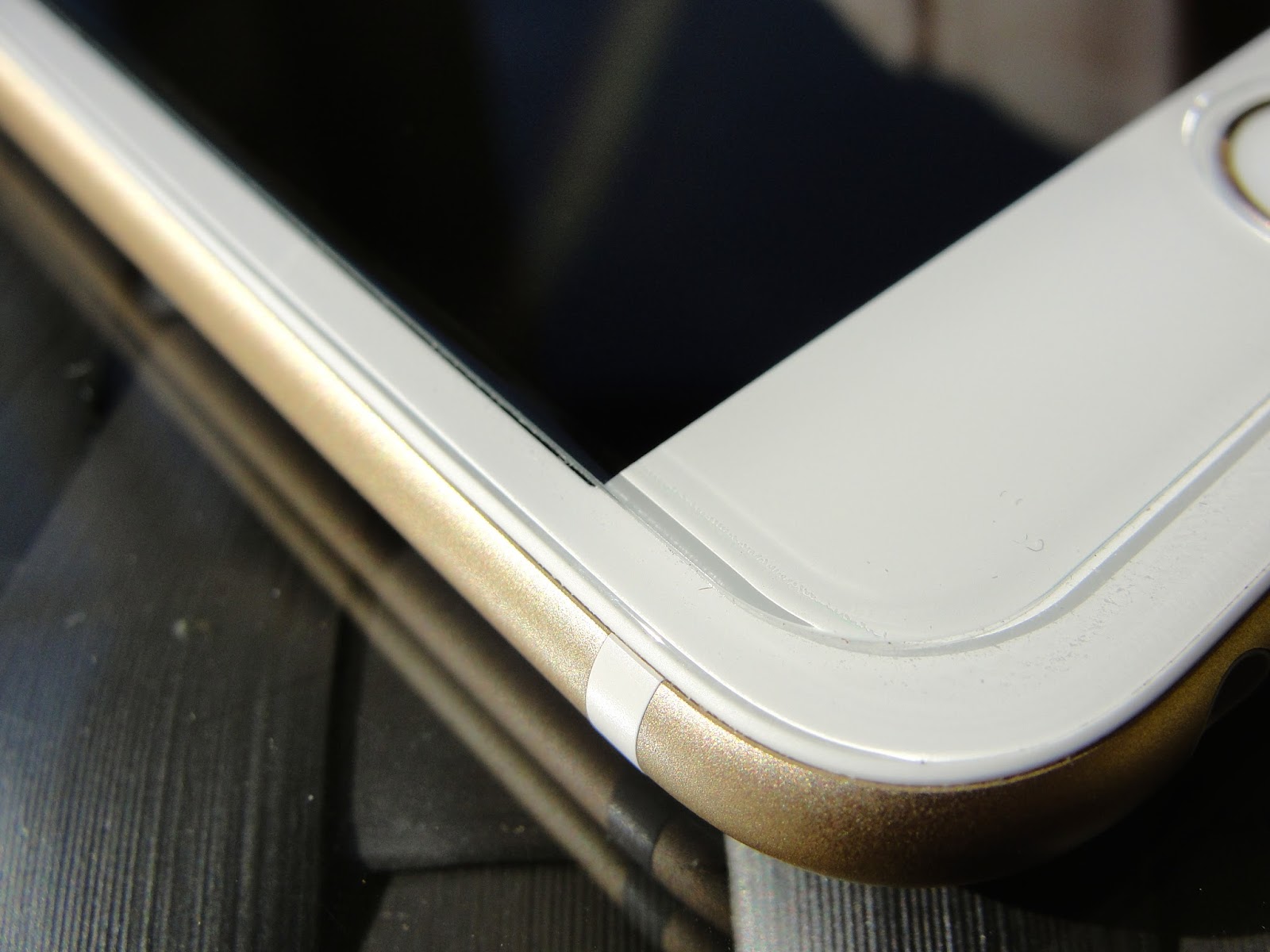 THE BEST IPHONE 6 SCREEN PROTECTOR!