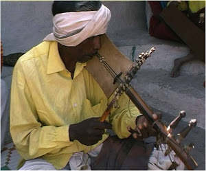 Traditional Pardhan Bana player in Patangarh village.