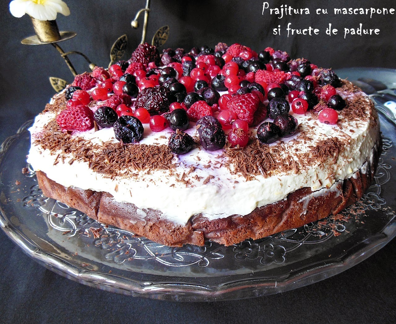 Prajitura cu mascarpone si fructe de padure