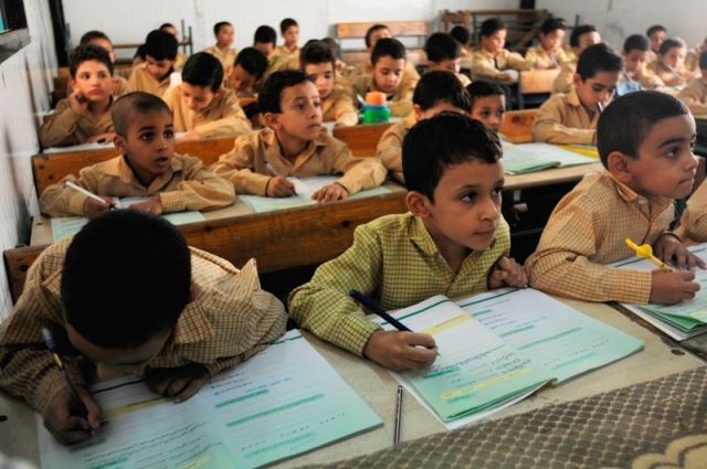 المعلمين: مناهج التعليم المصري بها الكثير من الحشو والإعادات والتكرار والأخطاء العلمية والتاريخية و لا تراعي مستويات الطلاب %25D9%2585%25D8%25B5%25D8%25B1%2B%25D8%25B7%25D9%2584%25D8%25A7%25D8%25A8
