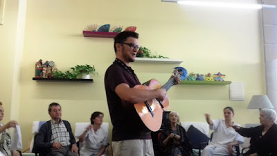 Sessió de musicoteràpia a l'Aviparc