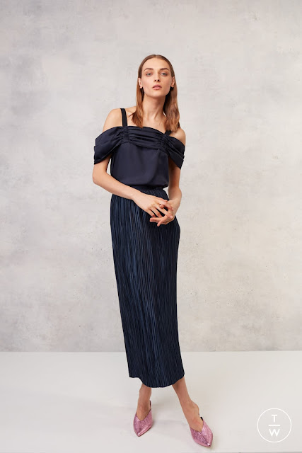 estilo, moda, estilo argentina, moda argentina, asesoramiento imagen hombres mujeres, asesora de imagen, asesoría imagen, orden placard, como vestir, personal shopper, escuela, imagen, moda, lifestyle, tendencias, tendencias argentina, moda y tendencias, noticias moda, construyendo estilo, noticias moda argentina, que se usa verano 2018, tendencias verano 2018 tendencias, primavera verano 18, moda, fashion, tendencia asimetrica, tendencia flores, tendencia transparencias, vestidos fluidos, off shoulders, pantalones extra largos, chanel, valentino, tendencia rayas