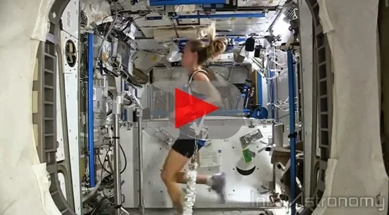Video: Astronot Karen Nyberg Berlari di Luar Angkasa