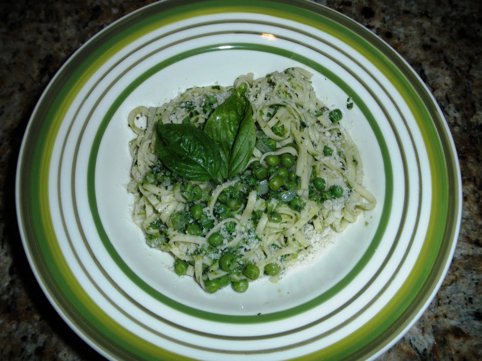 Lex's Life Whole Wheat Linguini with Peas and Herbs