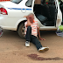 Passageiro delira e enforca taxista com veículo em movimento – FOTOS E VÍDEO