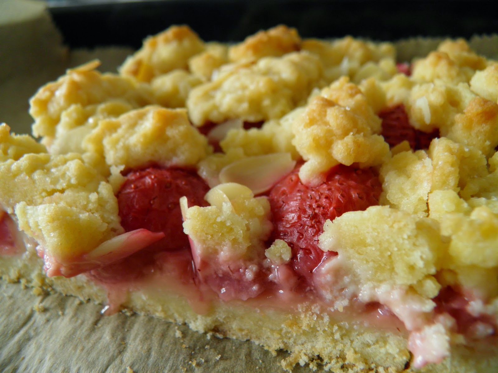 LisaCuisine: Gebackener Erdbeer-Streuselkuchen mit Pudding