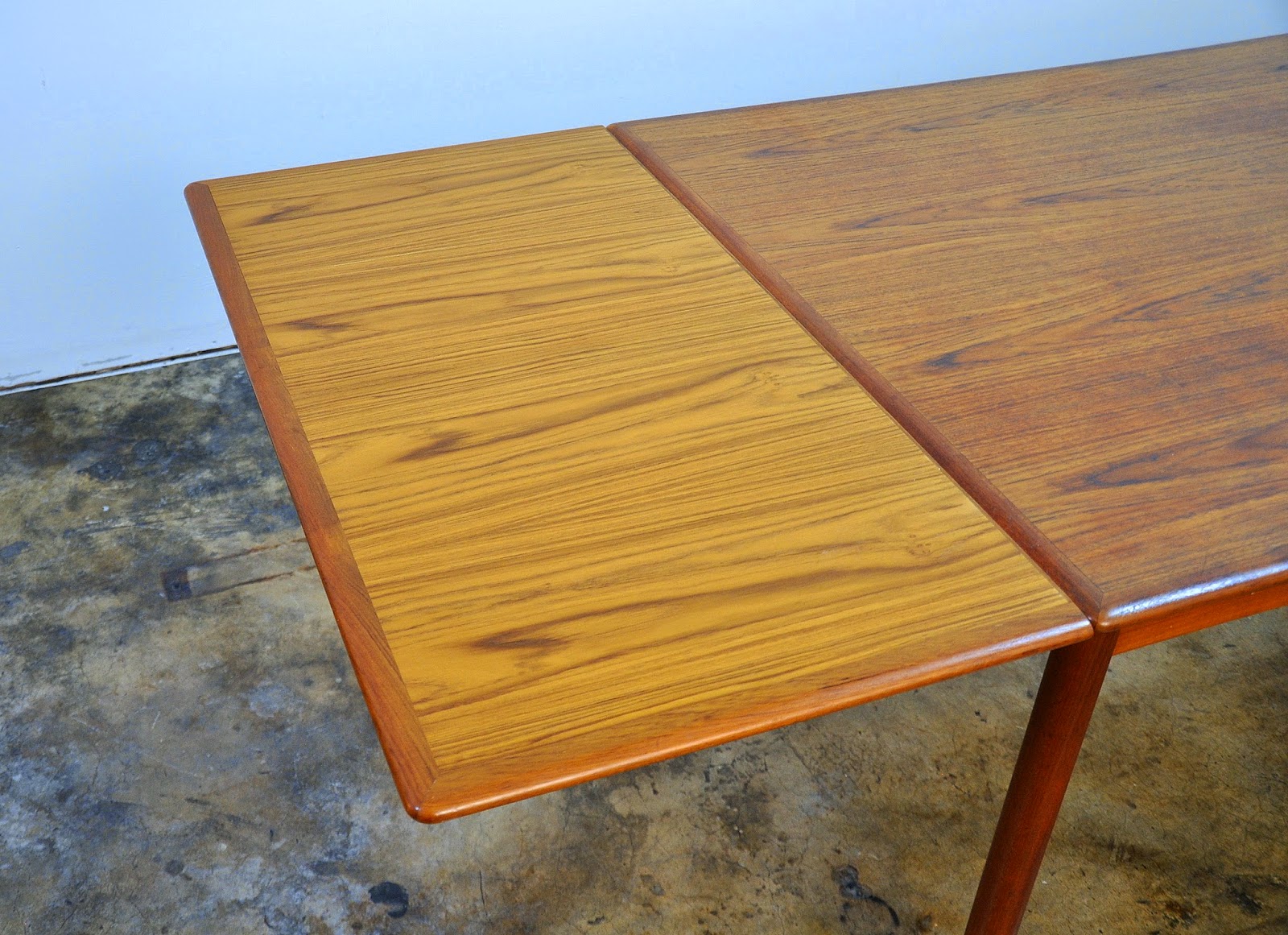 SELECT MODERN Danish Modern Teak Expandable Dining Room Table