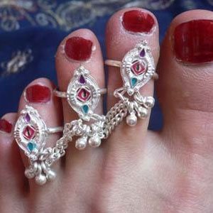 Кольцо на пальце ноги: как выбрать и как носить?. http://prazdnichnymir.ru/