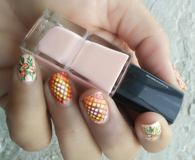 MOSAIC AND FLOWER NAILART