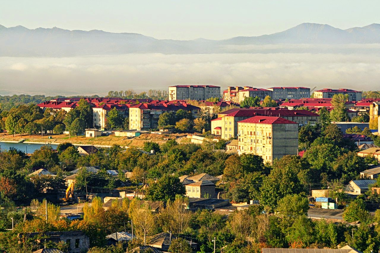 Южная осетия город цхинвал улица целинников. Г сталинир южная осетия. Южная осетия столица. Южная осетия столица владикавказ. Цхинвали южная осетия.