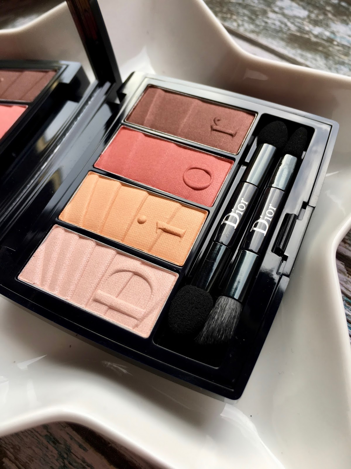 Dior 4 Colours Eyeshadow Graduation Coral Palette Review + Swatches