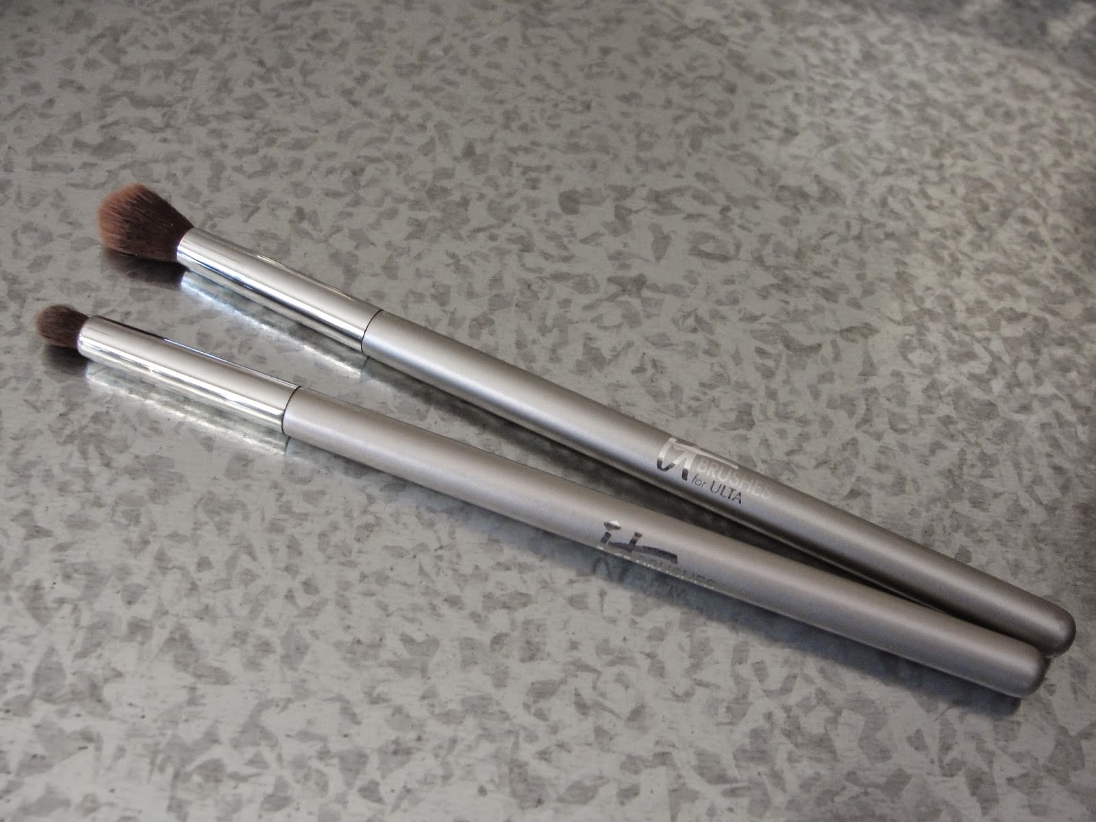 IT Brushes for ULTA HARD CANDY BIRTHDAY SUIT PALETTE & OTHER FAVORITES