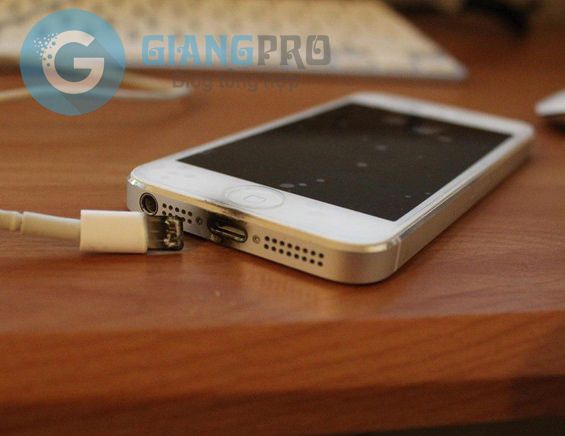 Thói quen xấu khi sạc pin Thói quen xấu khi sạc pin